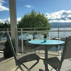  Appartement Pieds Dans L'eau Au Lac Du Bourget
